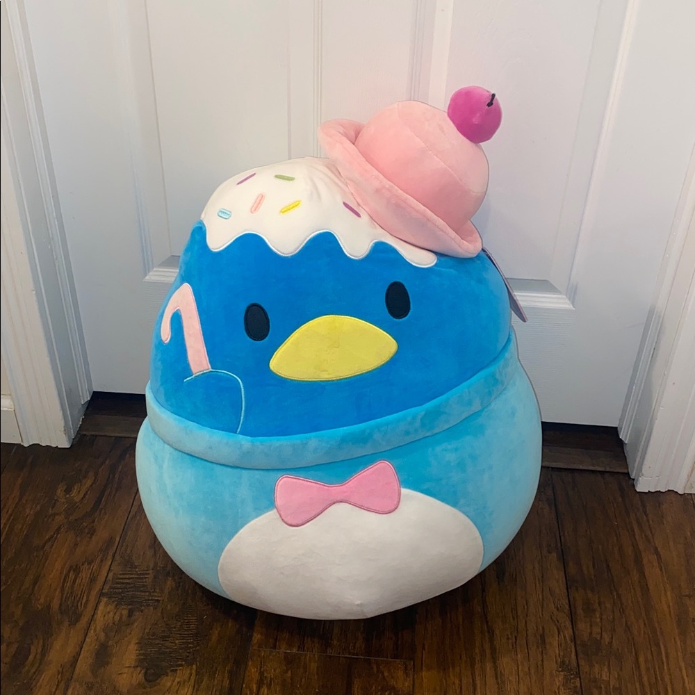Sanrio HUGE Sanrio Tuxedosam 🐧 Squishmallow